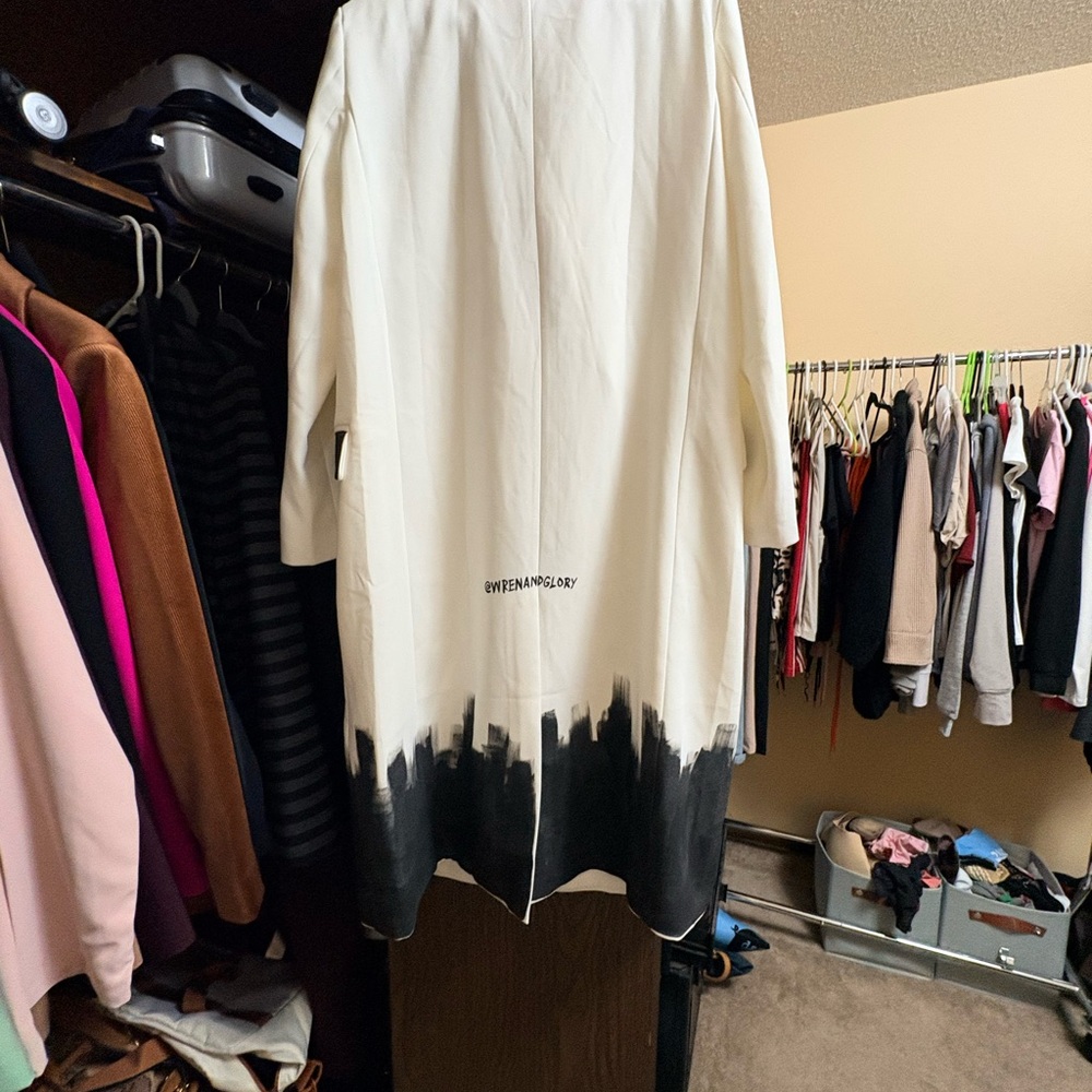 Elegant Two-Tone Women's Trench Coat - Picture 3 of 4